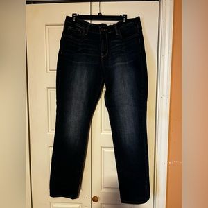 Mid-rise straight leg jeans